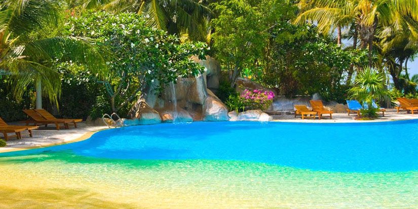 zero-entry-swimming-pool-with-waterfall