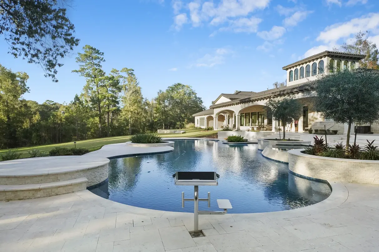 39d051_7d8dee184be4497dbf55ec76e6b7d6ddmv2