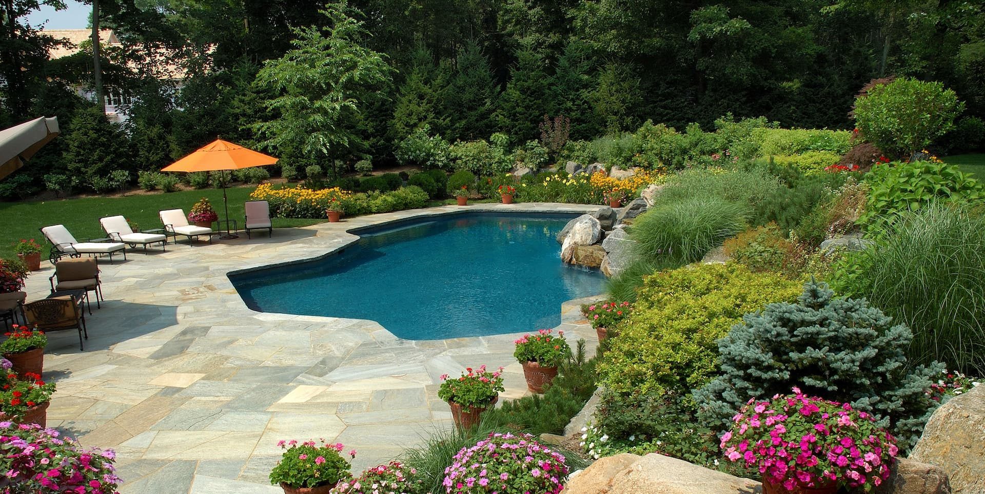 backyard-pool-landscaping-banner-e1663348952315