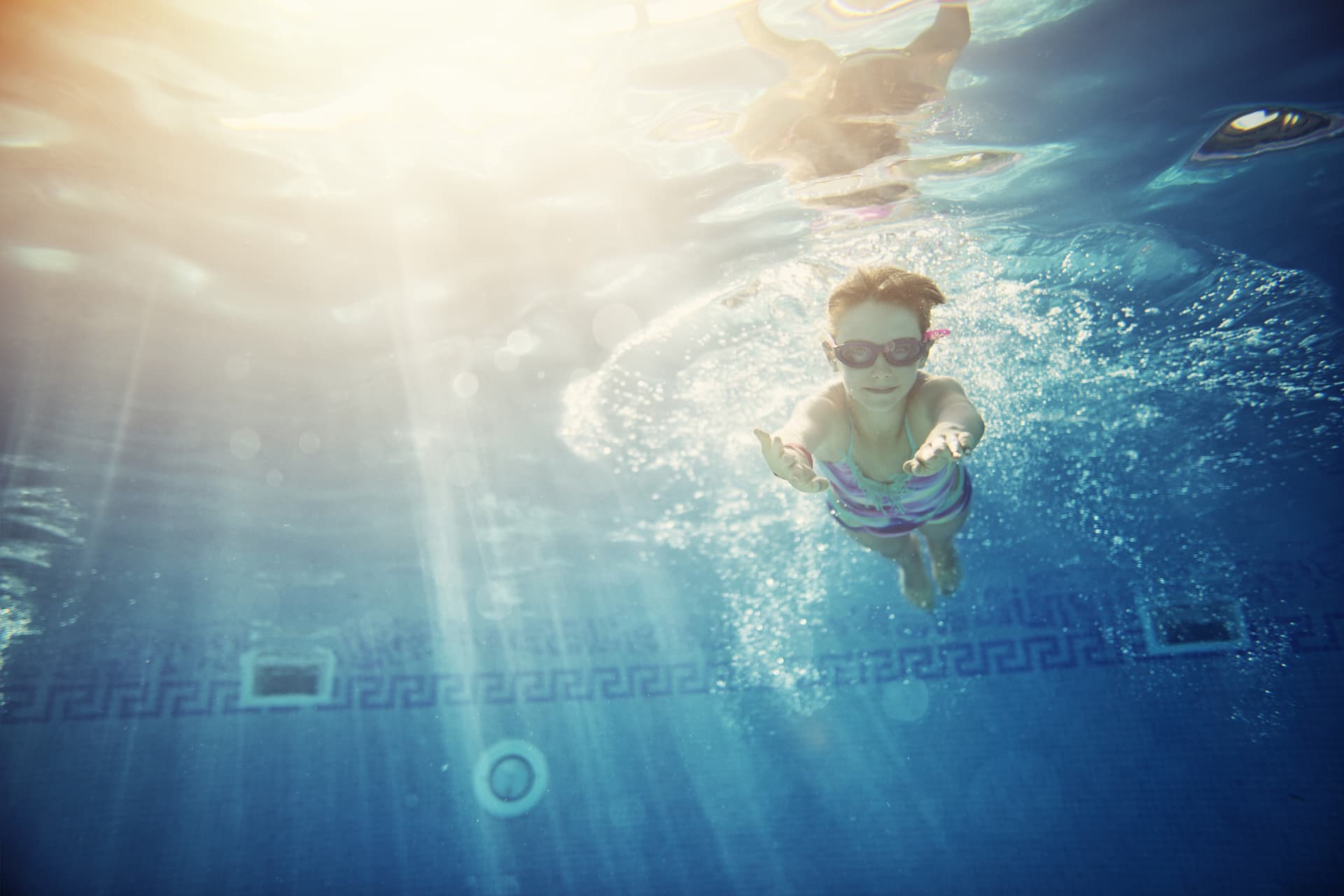 girl-swimming-banner