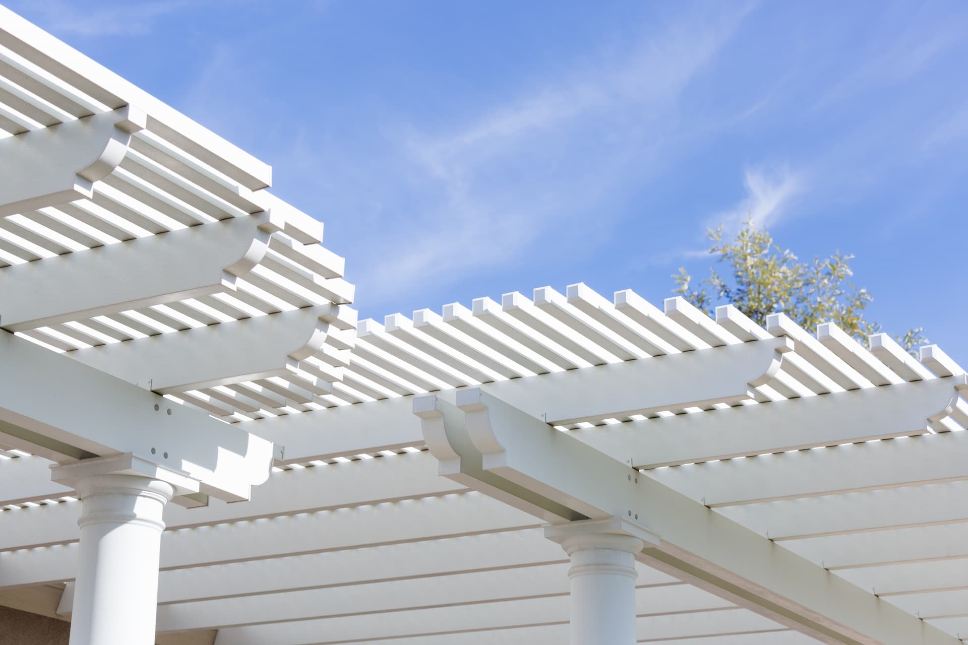 iStock-697762576-white-pergola-banner