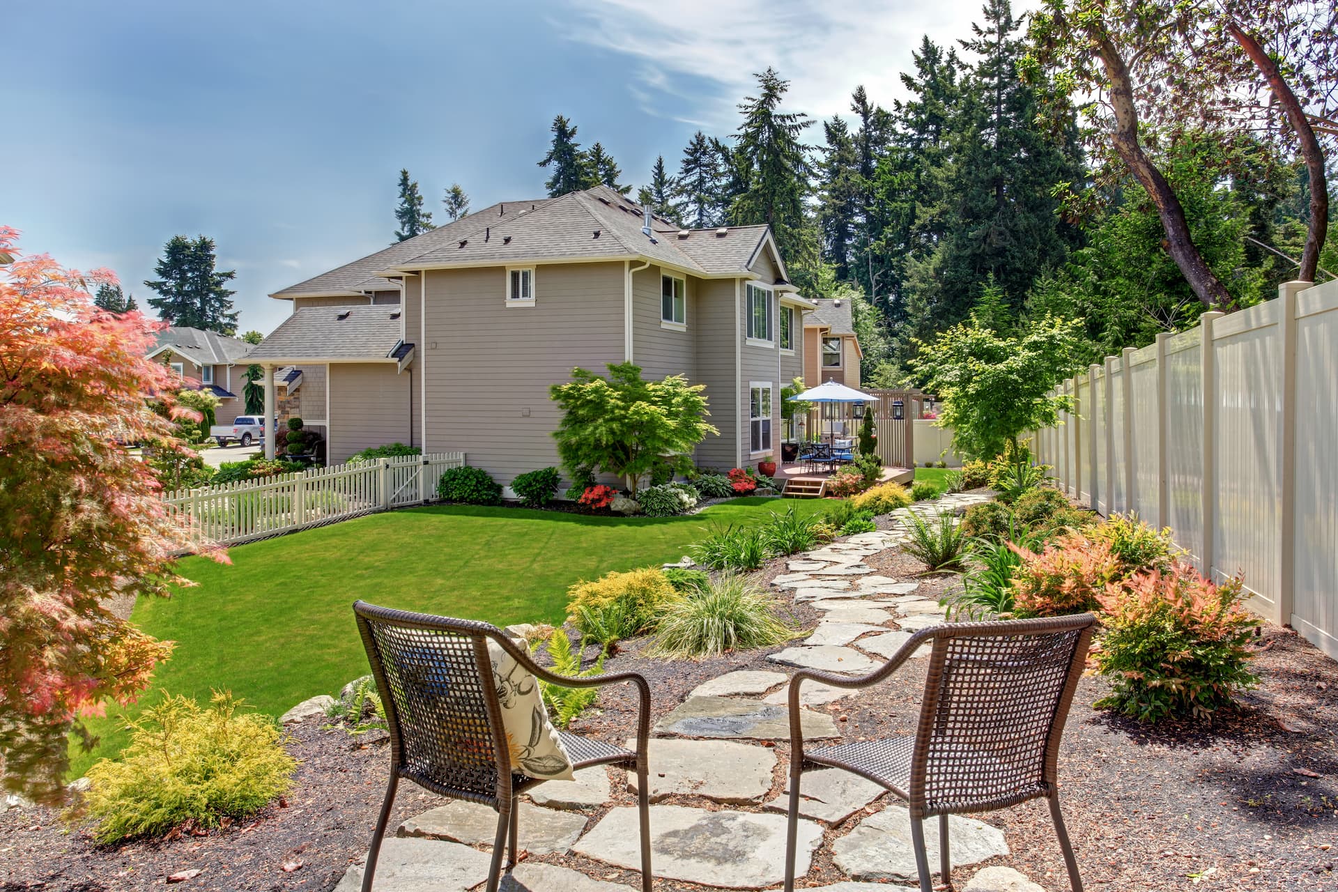 landscaping-patio-fence-banner