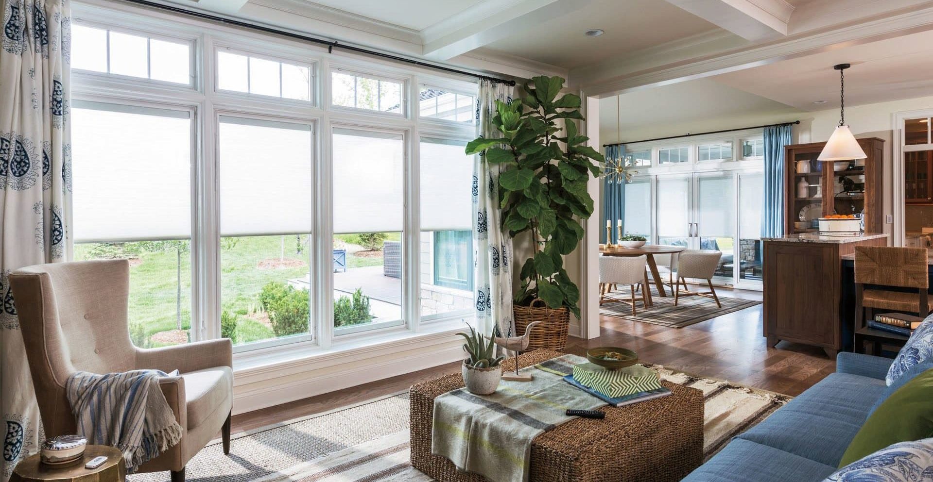 windows-living-room-blinds-wood-floor-day-1920x1280-1-e1676913924528
